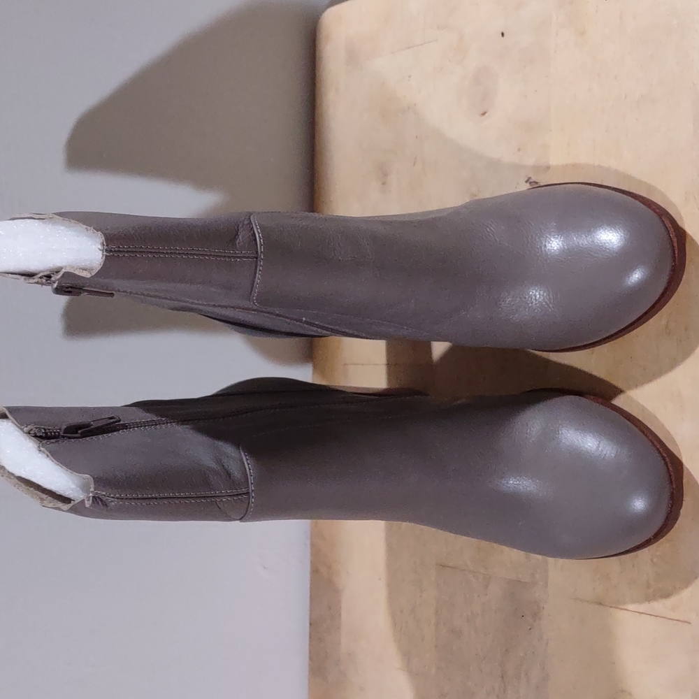 Woman's Heel boots